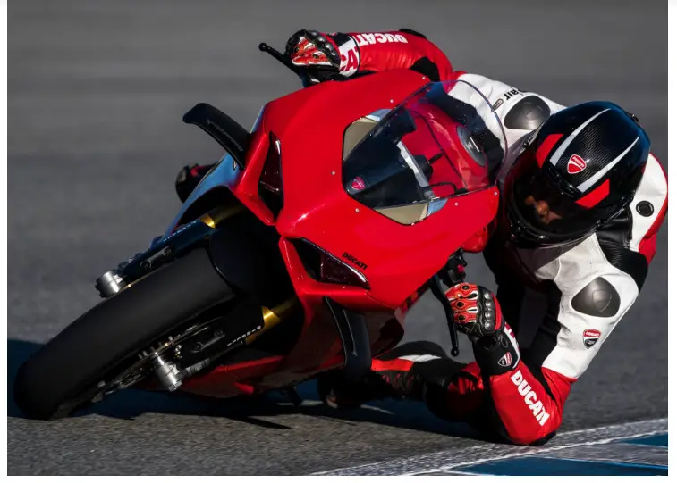 2023 DUCATI PANIGALE V4 GETS REFINED ELECTRONICS MORE POWER