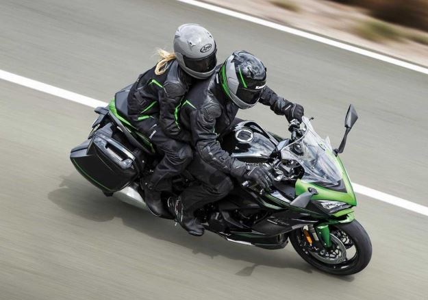Kawasaki Lands New 2022 Ninja 1000SX – New 4-To-1 Exhaust, Revised Saddle