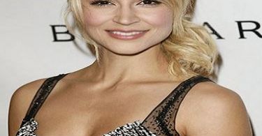 Samaire Armstrong Biography