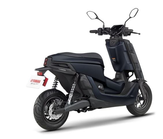 Yamaha EMF Electric Scooter Launched – Features Swappable Batteries