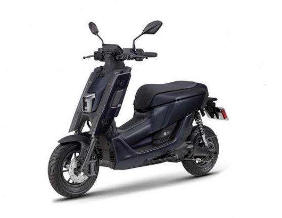 Yamaha EMF Electric Scooter Launched – Features Swappable Batteries