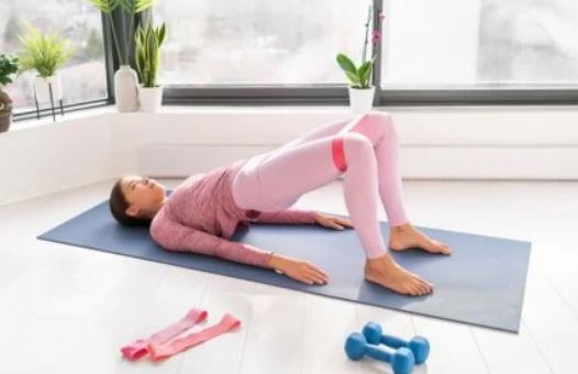 How to do exercises with elastic bands to strengthen your abs